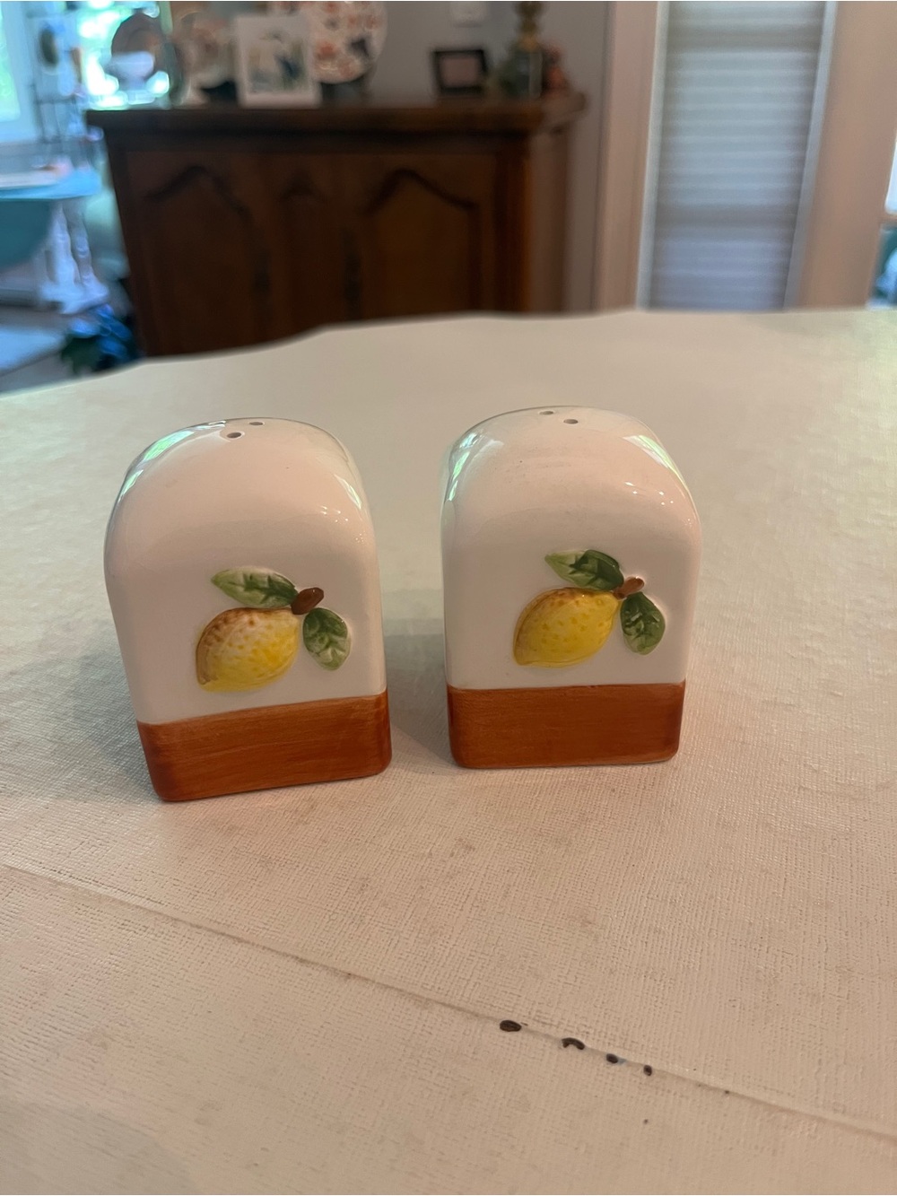 Sweet little Lemon Salt and Pepper Shakers Set.
